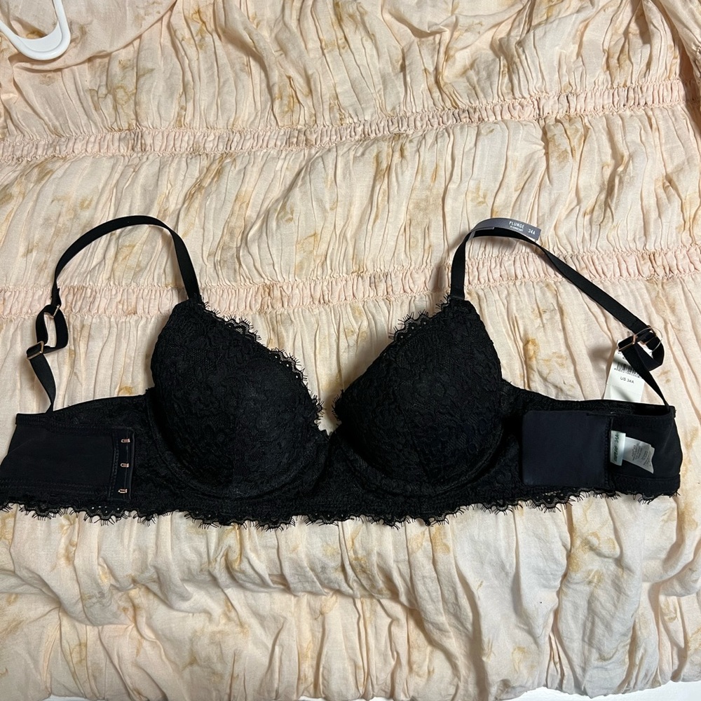 NWT Aerie Plunge black lace pushup bra. Size 34A